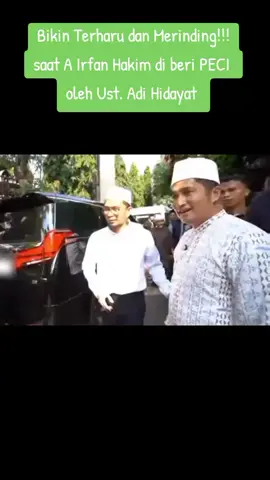 bikin terharu dan merinding saat a Irfan Hakim di berikan Peci oleh Ust.Adi Hidayat🥹 semoga berkah dan di berikan kesehatan oleh Allah subhanahuwata'ala untuk semuanya...Aamiin #videoviral #viral #fyp #irfanhakim #video #UAH #ustadadithidayat #peci sumber video 👇 https://youtu.be/07IKbAFhVQU?si=o_pQKqU1_zBGUnBL