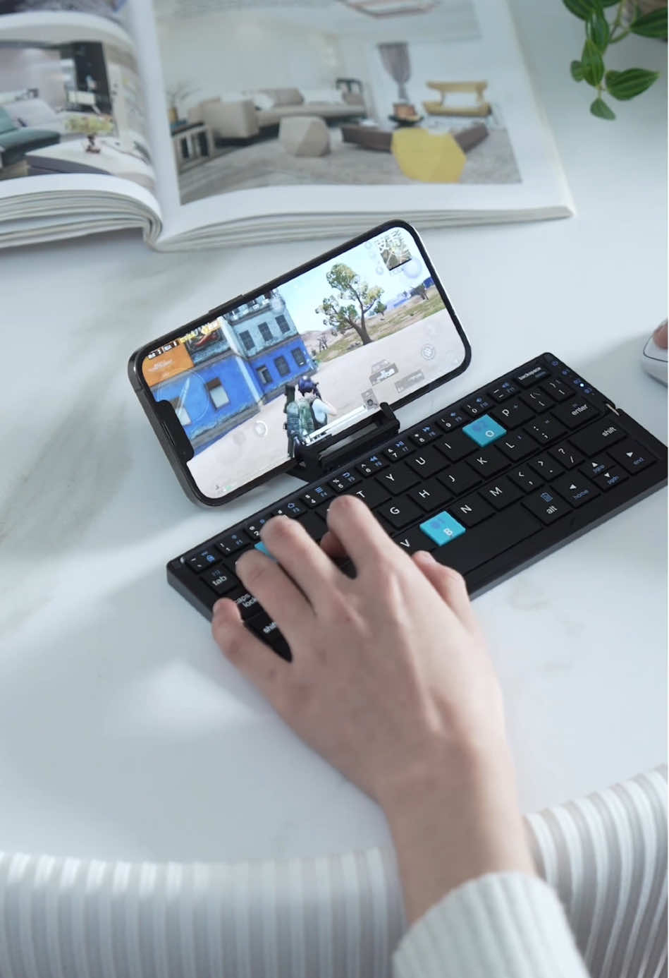 A Bluetooth mini keyboard that brings convenience to your travel，Can be folded, does not take up your storage space，now on big sales,grab yours when still avilable!   #keyboard #bluetoothkeyboard #wireless #tech #minikeys #foldablekeyboard #folding #fyp  #keyboardbluetooth #keyboard #keyboardwireless #keyboardmini #unboxing #digital #desktop 