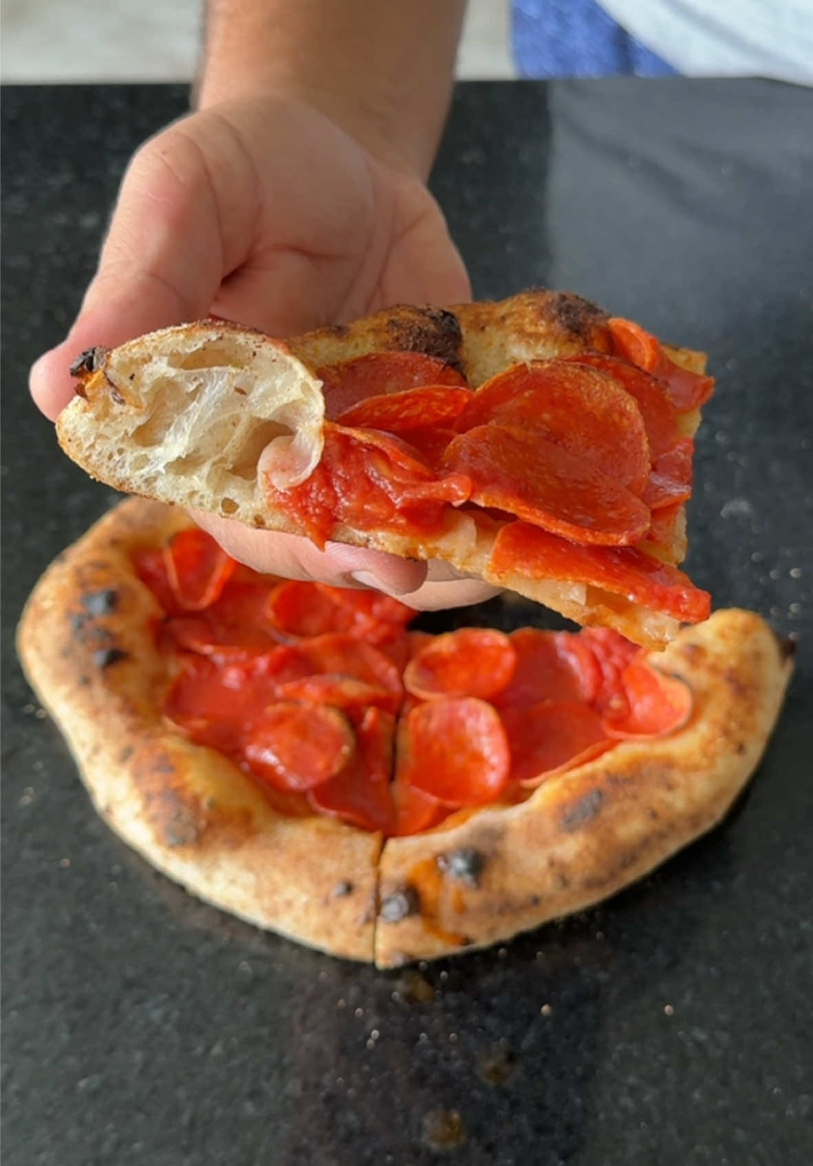 Pizza de melancia com pepperoni fica bom? 🤔 . . . #pizza #pizzaria #pizzadelivery #pizzariadelivery #pepperoni #CapCut 