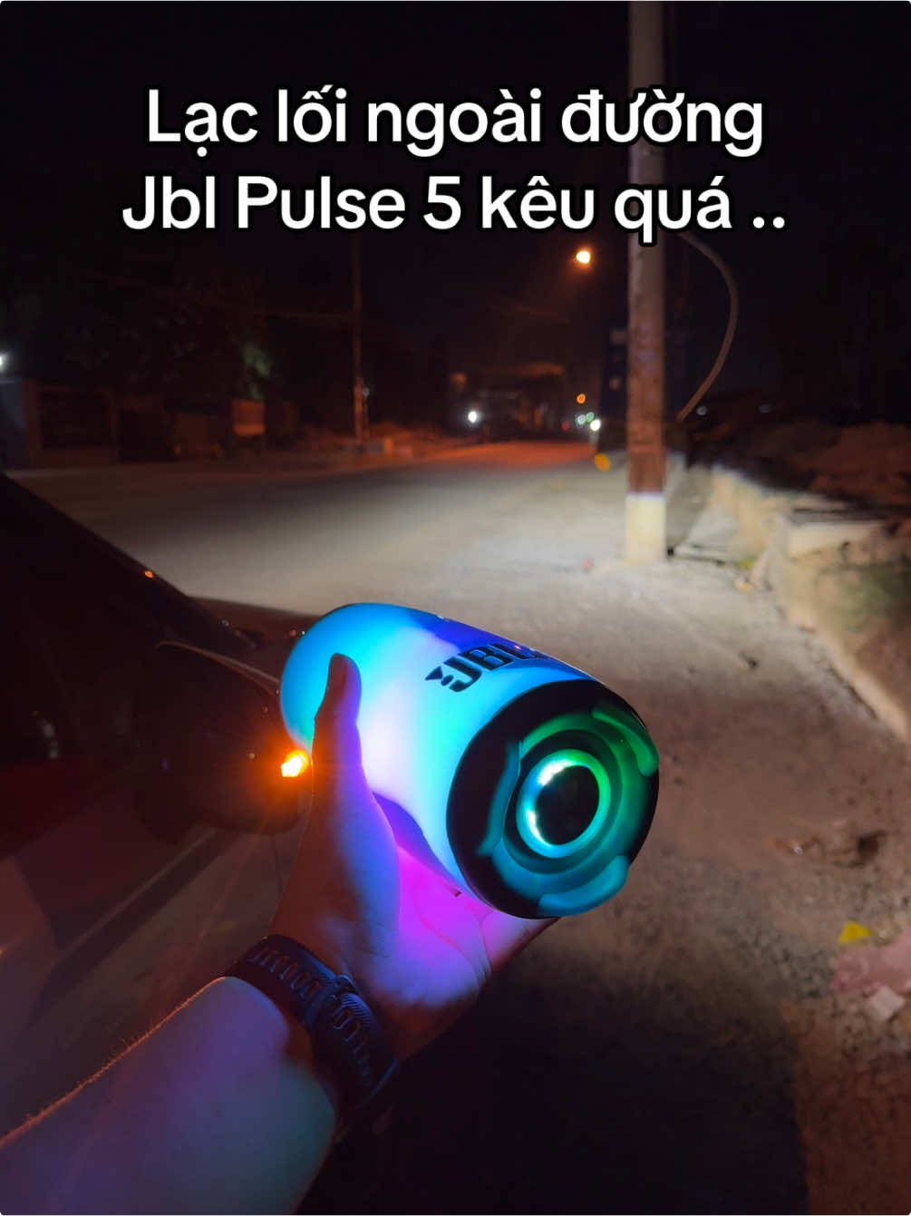 Chơi loa ngoài đường với JBL Pulse 5 #test 