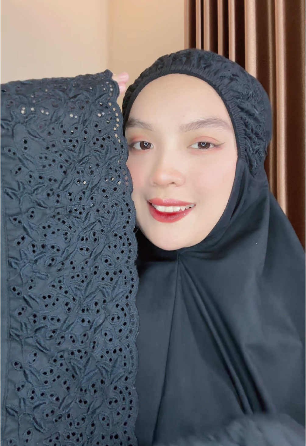 warna hitam 😍❤️#fypシ #mukenapremium #mukenah #mukenadewasa #mukenakhadijah #khodijah #livemukena #mukenabordir #mukena #masukberandafyp 
