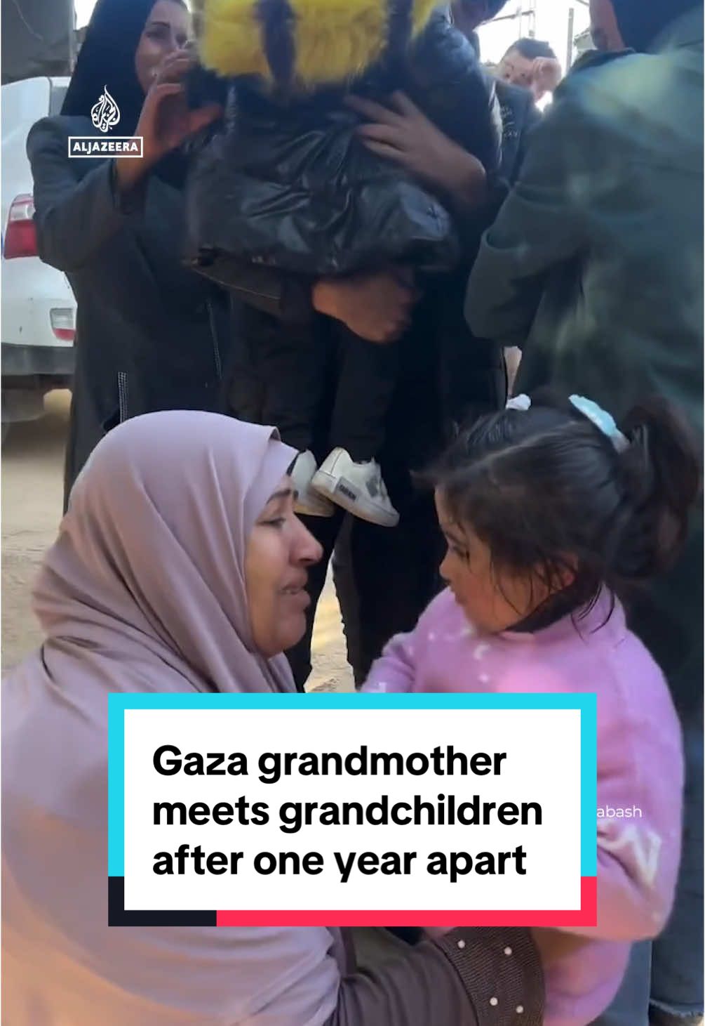 This is the moment Palestinian woman Kawthar Al-Masry was reunited with her grandchildren for the first time in over a year, after being forcibly evacuated from north to south Gaza. #news 