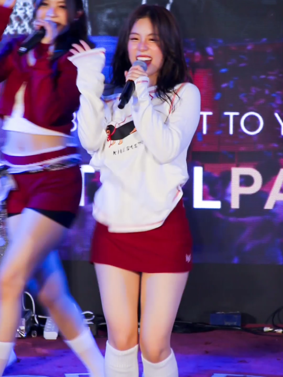 Happy we day. [ Fancam ] 30.12.2024 #fondqrra #paeyahqrra #popperqrra #nikyqrra #chanyaqrra #QRRA 