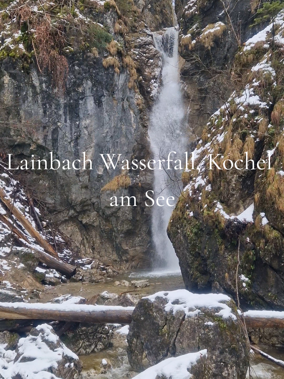 Winterlichen Spaziergang  zum Lainbach Wasserfall. Nach dem Schnee  kam der Regen  und durch  ist es stellenweise sehr Glatt. #germany #Hiking #waterfall #forrest #kochelamsee #bayern #winter#landscape 