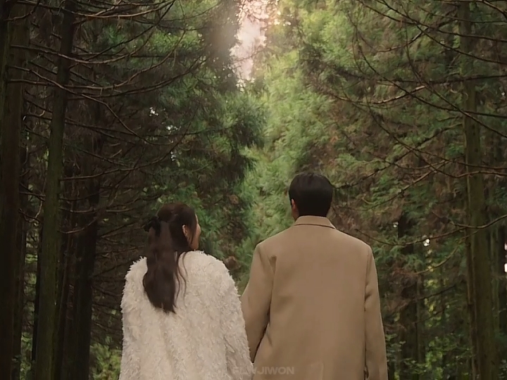 out of the woods? #whenthephonerings #kdrama #hongheejoo #chaesoobin #baeksaeon #fy 