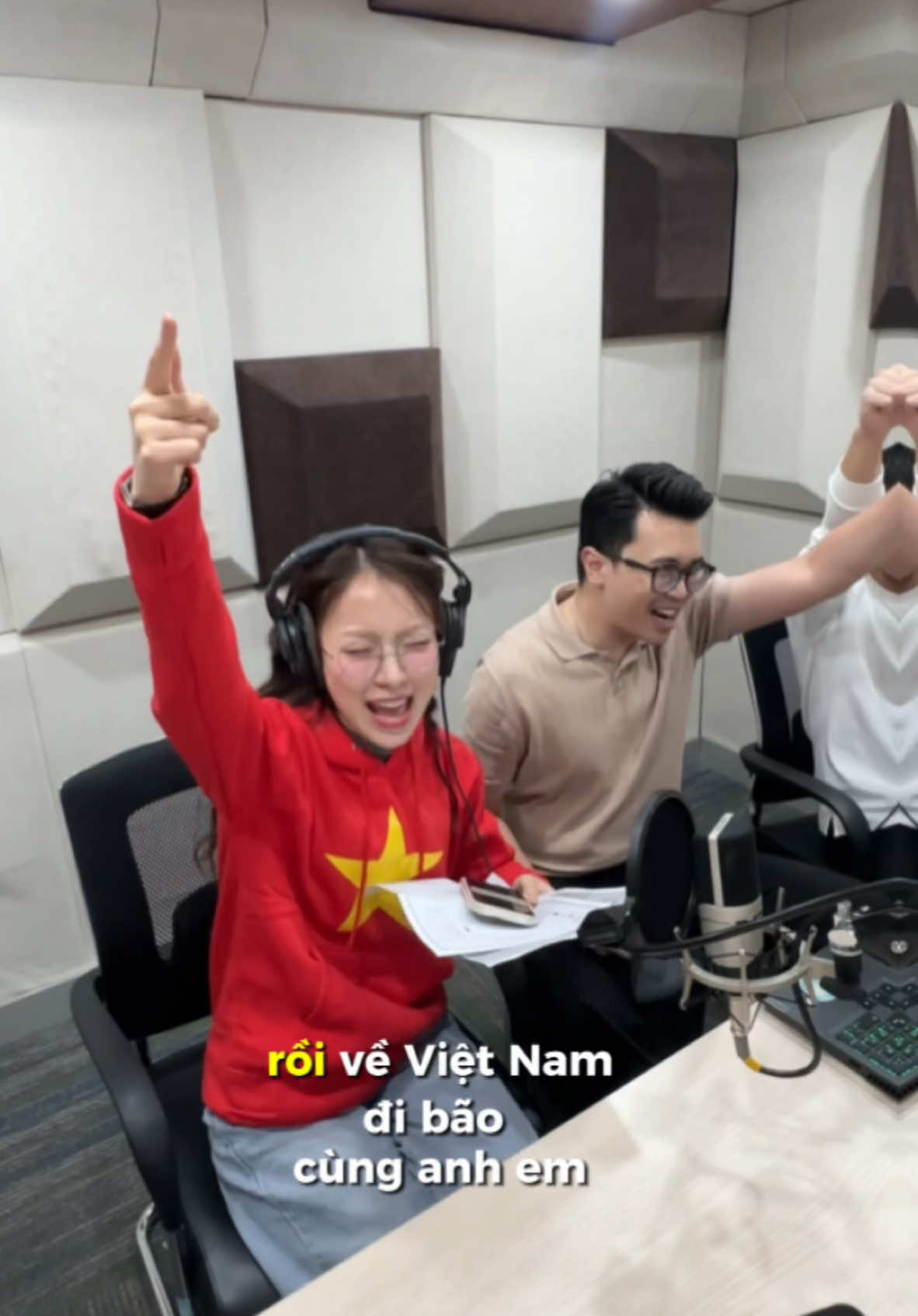 Việt Nam tôi yêuuu ❤️❤️❤️🇻🇳🇻🇳🇻🇳 #KhanhVy #LearnOnTikTok 