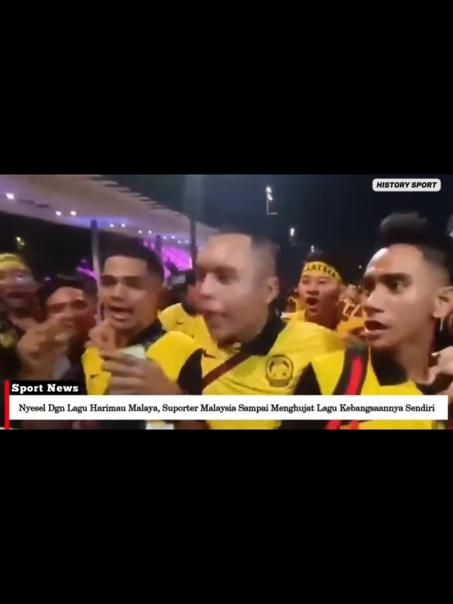 NYESEL DENGAN LAGU HARIMAU MALAYA SUPORTER MALAYSIA SAMPAI MENGHUJAT LAGU KEBANGSAAN SENDIRI FAM SIBUK NGURUSIN LAGU TAK JELAS DI KALA INDONESIA GO PIALA DUNIA #historysport83 #sepakbola 