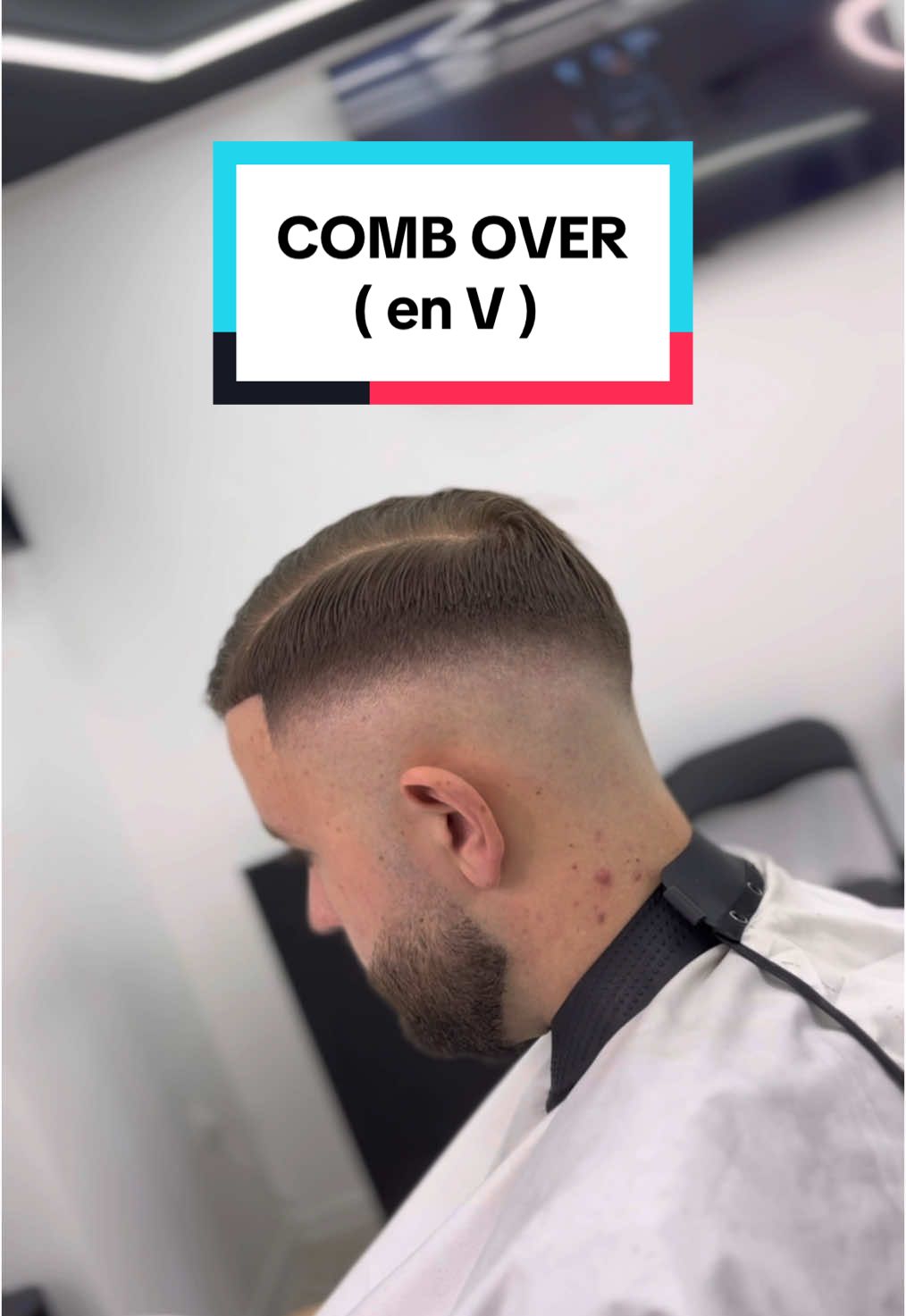 💈COMB OVER💈 ( en V ) #combover #degradeenv #coiffure #coiffurehomme #hair #hairstle #haircut #tuto #trend #curlvhair #barber #barbershop #fade #degrader #Lifestyle #cheveux #hair #fy #fyp #pourtoi