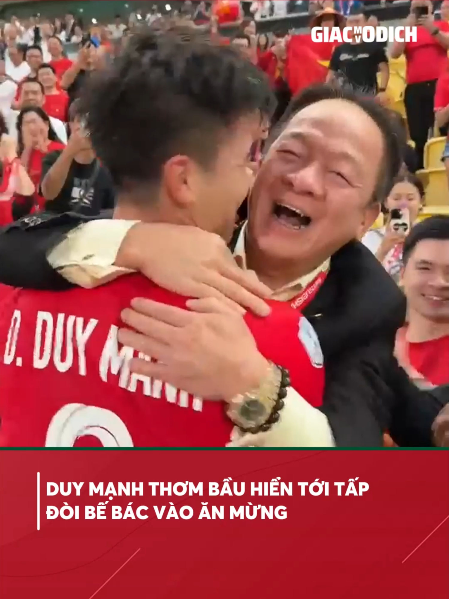 Duy Mạnh thơm bầu Hiển, liên tục đòi bế bác vào ăn mừng 🥰 #FPTPlay #AseanCup2024 #ASEANUtdFC #Giacmovodich #MitsubishiElectricCup #xuhuong #bongda #vietnam #fyp #thailand #thailand🇹🇭 #duymanh #bauhien