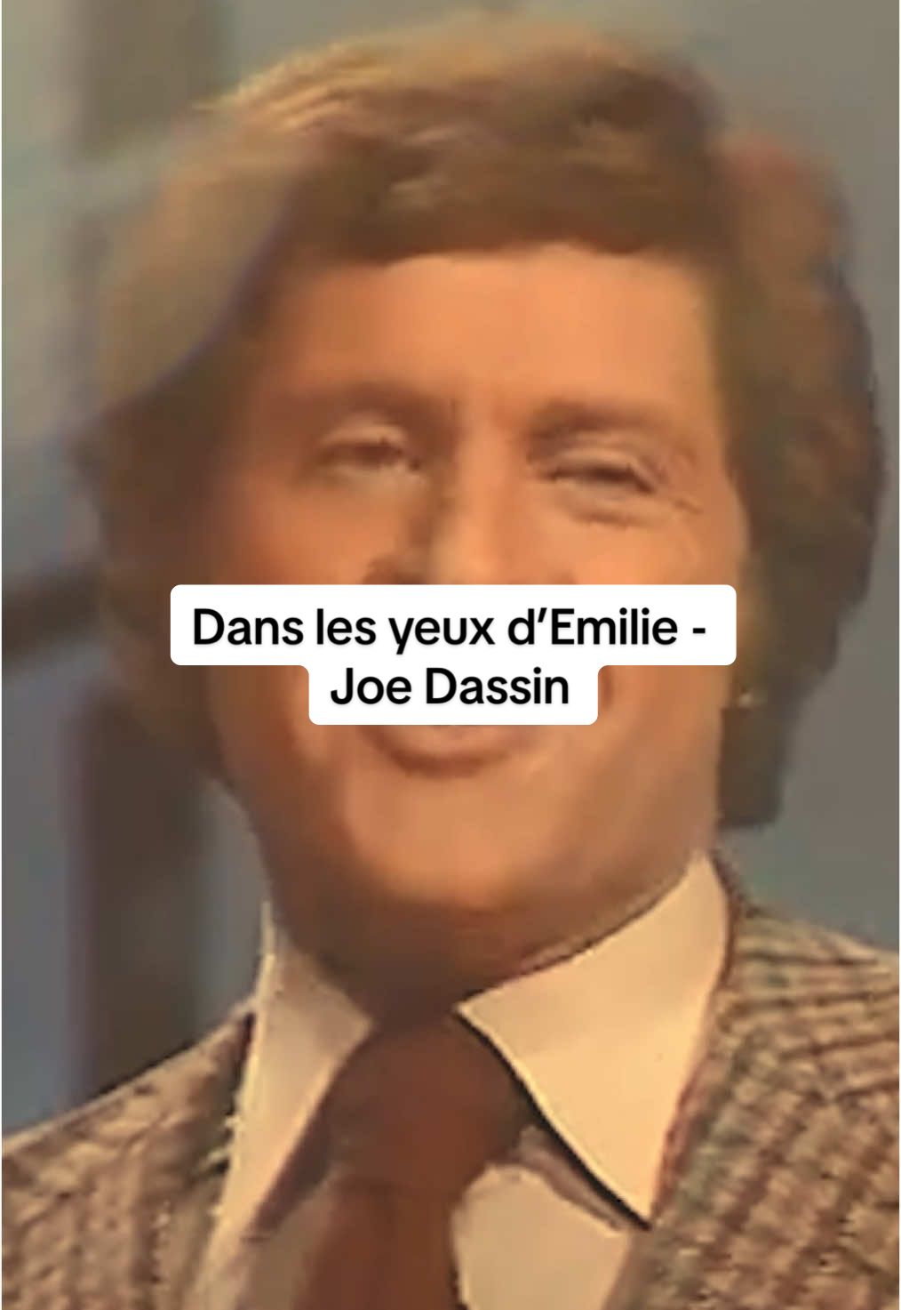 Dans les yeux d’Emilie 👀 - Joe Dassin  #chansonfrancaise #tiktokmusic #musik #nostalgia #nostalgie #ancien #live #souvenir #musiqueancienne #musique #joedassin #bayonne #rugby #fete #village 