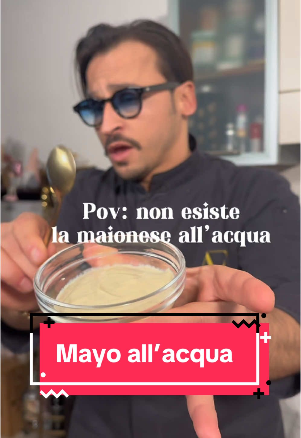 💦🥚Hai mai sentito parlare della maionese all’acqua? Super cremosa e super light. 🤙🏼ingredienti: 2 uova  3 cucchiai di acqua 1 cucchiaio di aceto o succo di limone  1/2 cucchiaino di sale  1 cucchiaio di capperi (facoltativo )  Possiamo aromatizzarla a piacimento . Uniamo tutti gli ingredienti e frulliamo per 2 minuti , dovrà essere bella cremosa . #mayo #salsa #ziobricco #tasty #ricetta #ricettalight #healthyfood 