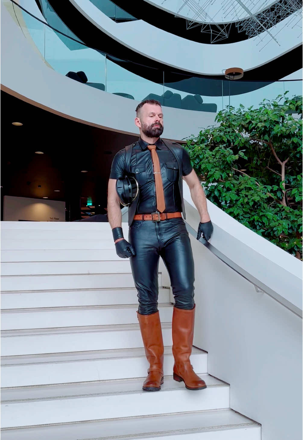 #leather #leatherlifestyle #bluf #leatherguys #leathertok #leathermen #gear365 #leatherman #beyourself #fyp #leatherguy #shine #trending #leatherlove #tiktok #leatherpride #leatherfashion #leatherpants #ricano @Ricano | Timeless Elegance 