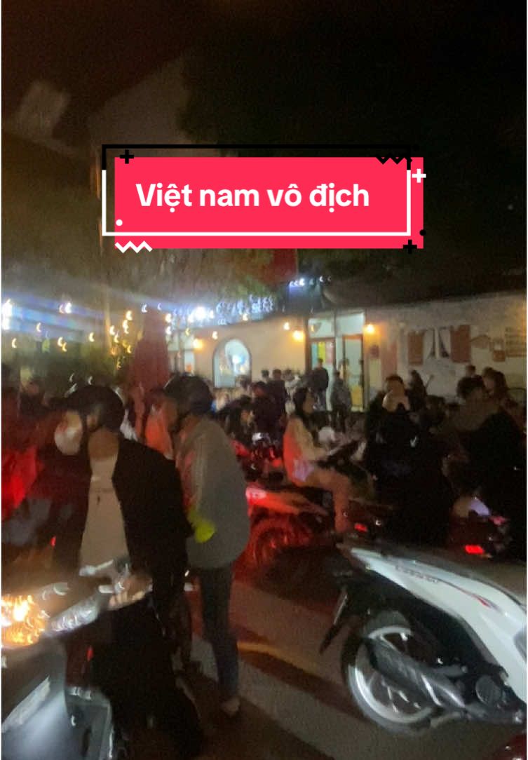 Việt Nam vô địch #viêtnamvôđich🇻🇳🇻🇳🇻🇳🇻🇳 #việtnam🇻🇳💪 #hằngcoffee 