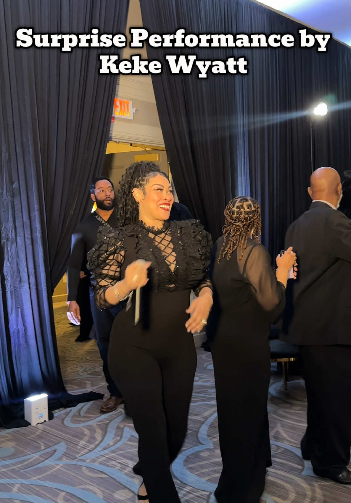 What a surprise! Award winning singer and songwriter Keke Wyatt had a special performance for Tiffany and Joseph’s first dance! #kekewyatt  #atlantaweddingphotographer #atlantavideographer #atlantaweddings #loveinmotion #atlantaweddingvideographer #weddingtiktok #blackbride