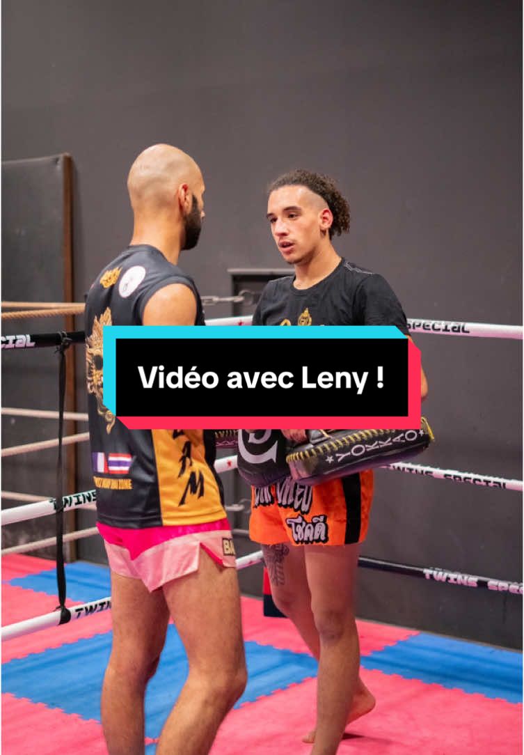 Prenez le temps d’aller regarder, c’est une vidéo qui compte beaucoup pour moi 🙏 (dispo en bio) #boxethai #mmafighter #muaythaitraining #kickboxing 