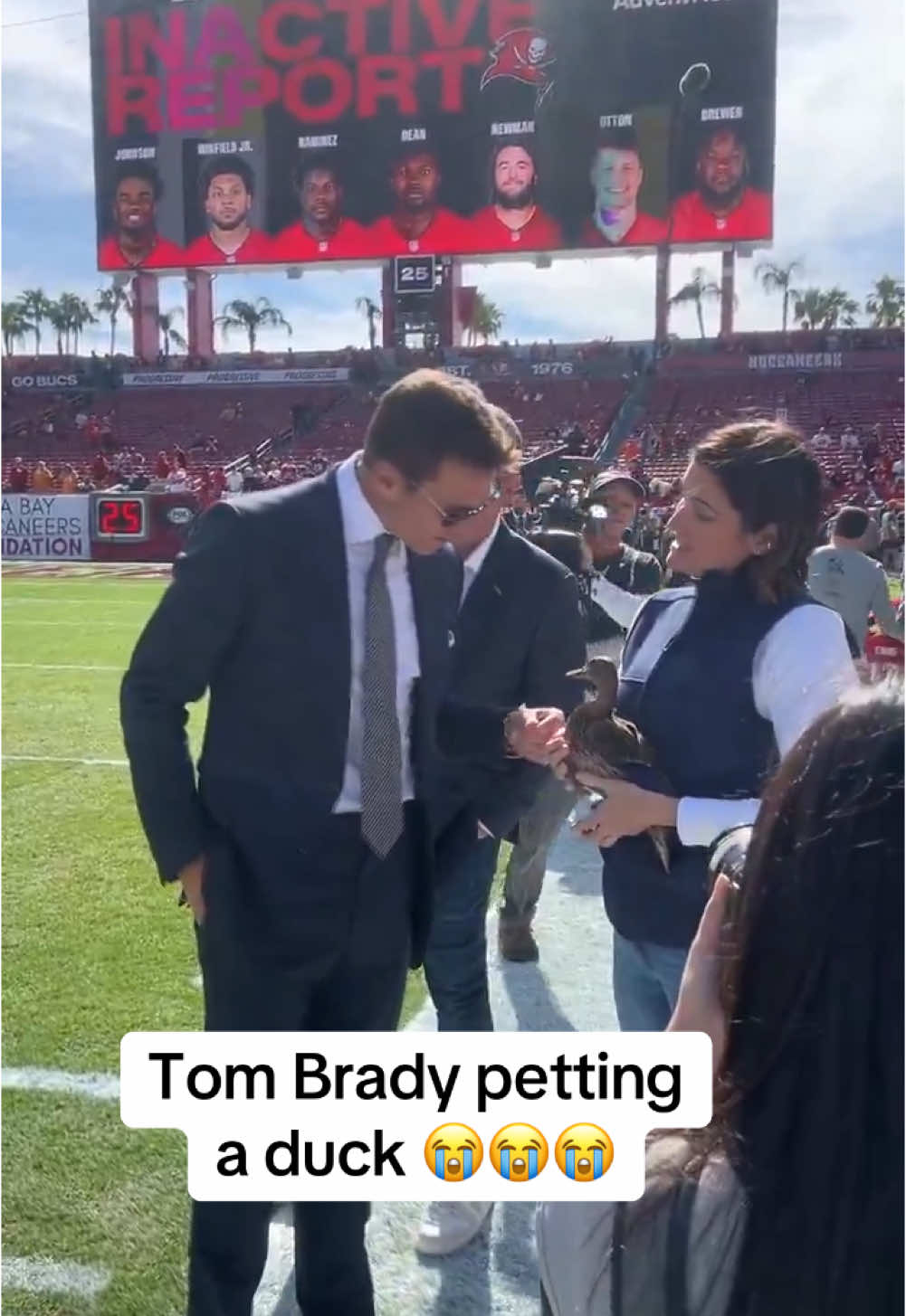 This is too much 😂 (via @NFL) #tombrady #nfl #duck 