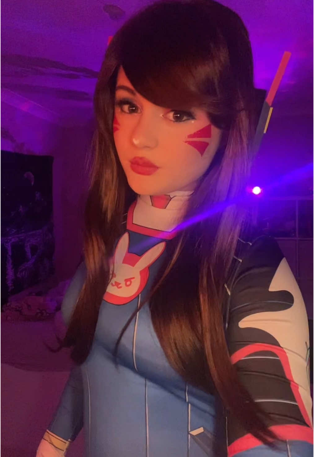 🙁 the light is annoying me | #dva #dvacosplay #cosplay #cosplayer #reach #teamwork #fyp #viral #overwatch #egirl 🌚 #bophouse 