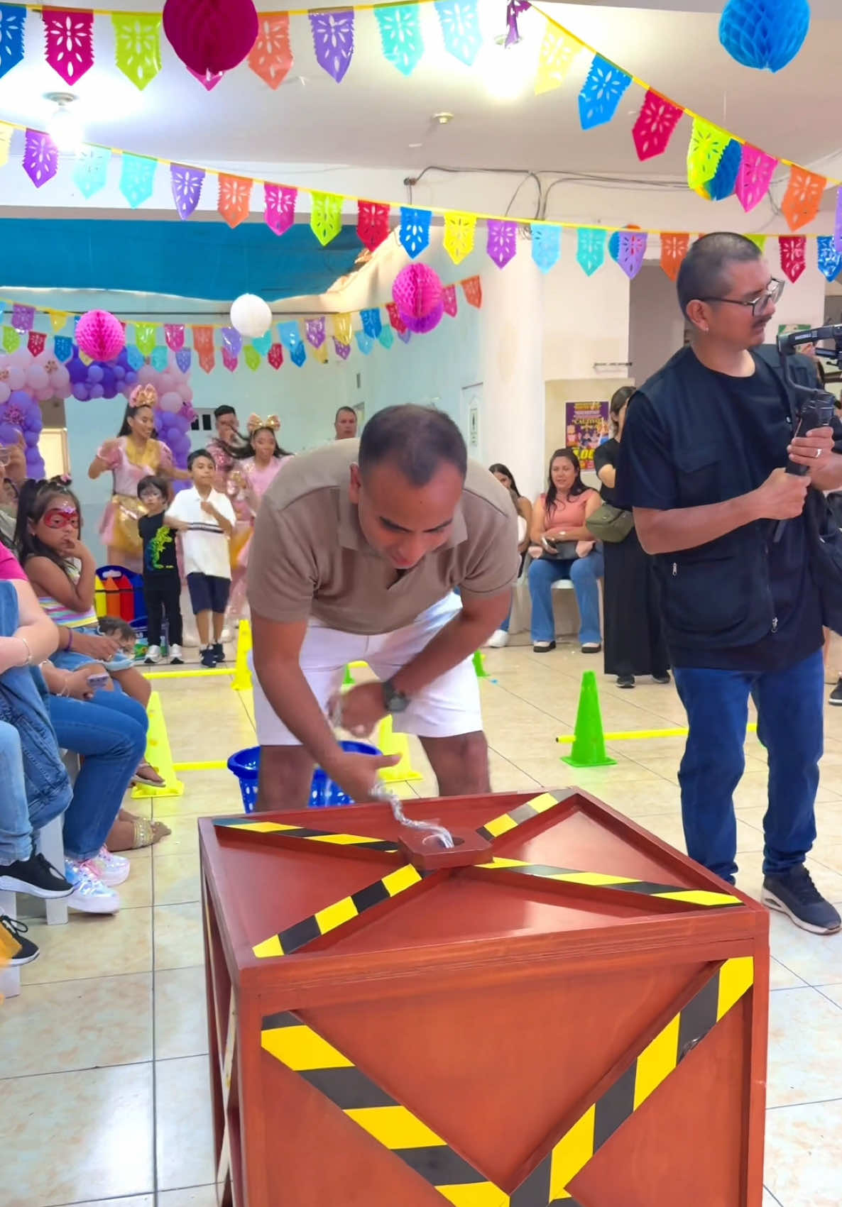 🚨NUEVO JUEGO 🚨 Nuevo juego de estreno , “Cadenas Extremas” donde pueden participar grandes y pequeños 🎉   #paolosproducciones #elencoinfantil #abcxyzp #paratiiiiiiiiiiiiiiiiiiiiiiiiiiiiiii #animadorainfantil #peru #showinfantil #juegos 