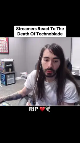 So sad 😞 💔 #streamer #reaction #technoblade #death #sad #moistcr1tikal #fyp #crying 