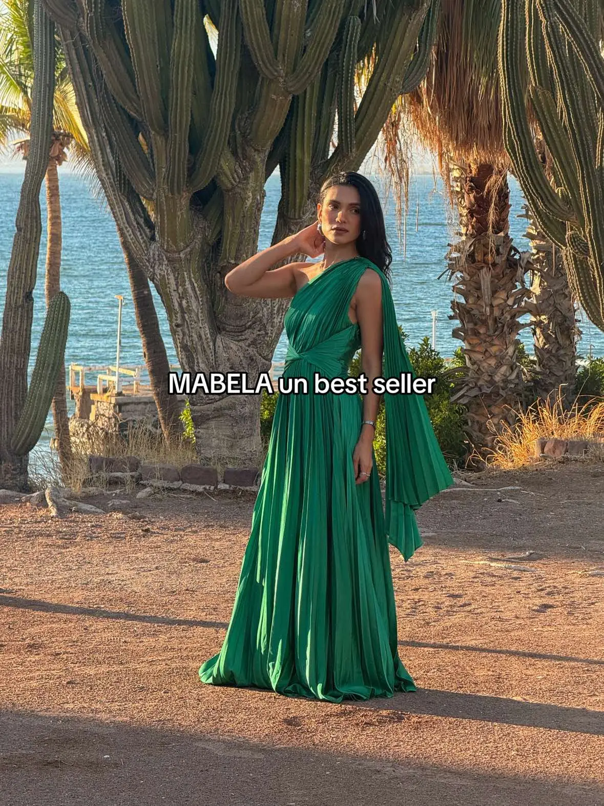 Mabela es mágico ✨💚 nos encanta y estamos seguras de que a ti también. Disponible en más de 5 colores en shopcindel.com  #fyi #fyp #cindellook #look #style #dress #vestidos #grwm #getthelook #getthestyle #steealthelook #descuentos #promociones #bestseller #OOTD #outfitcheck