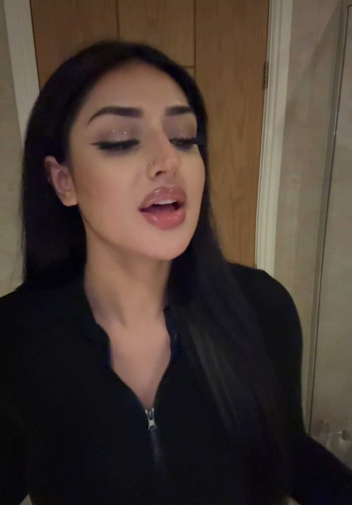 These lyrics 🤌🏻 #singing #bollywood #cover #hindicover #viral #fypシ゚ 