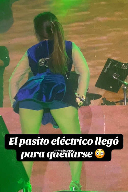 El pasito eléctrico llegó para quedarse 😁😊#musica #fyp 