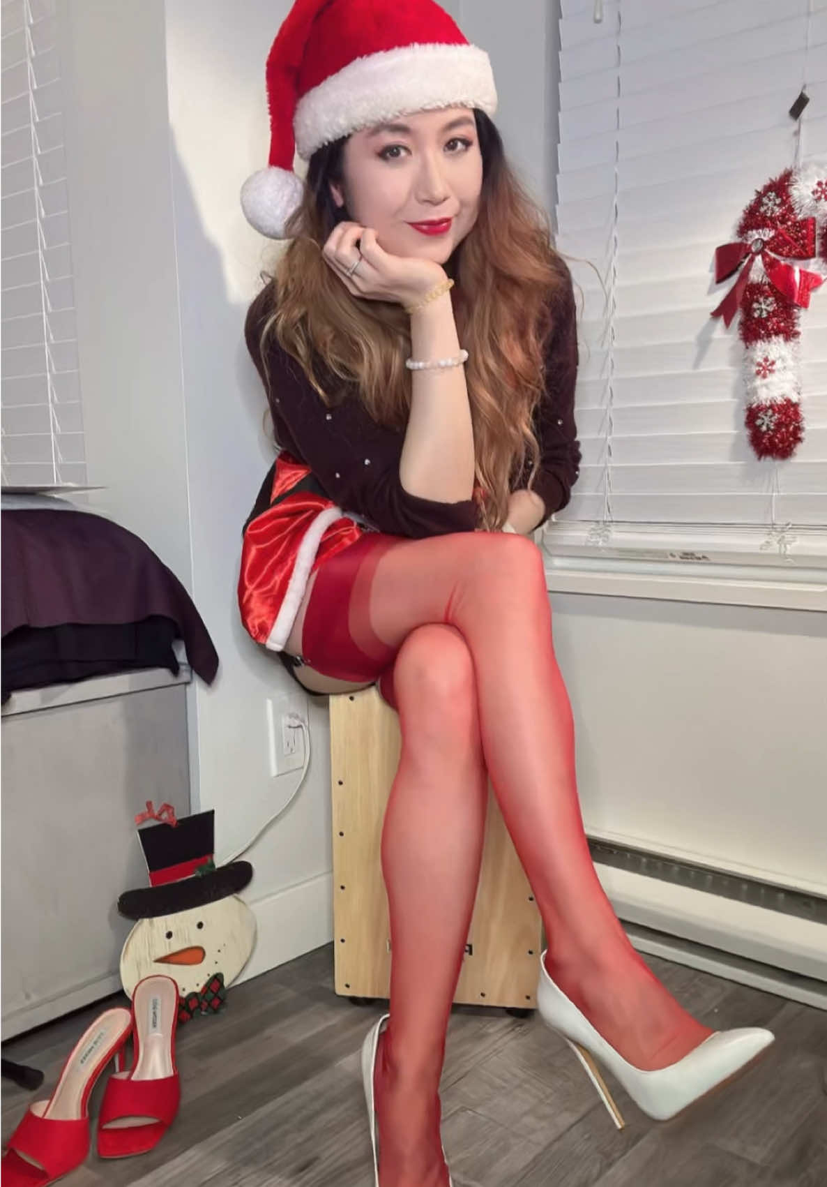 Did you have a great holiday? Comment below! 😘  #stockings #nylons #nylonstockings #reinforcedtoes #pantyhose #garter  #tights #redtights 