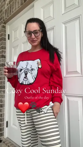 Not glam but most definitely cozy❤️😍🦴🐾🍾✨ #sundayfunday #cozyathome #cozysunda 