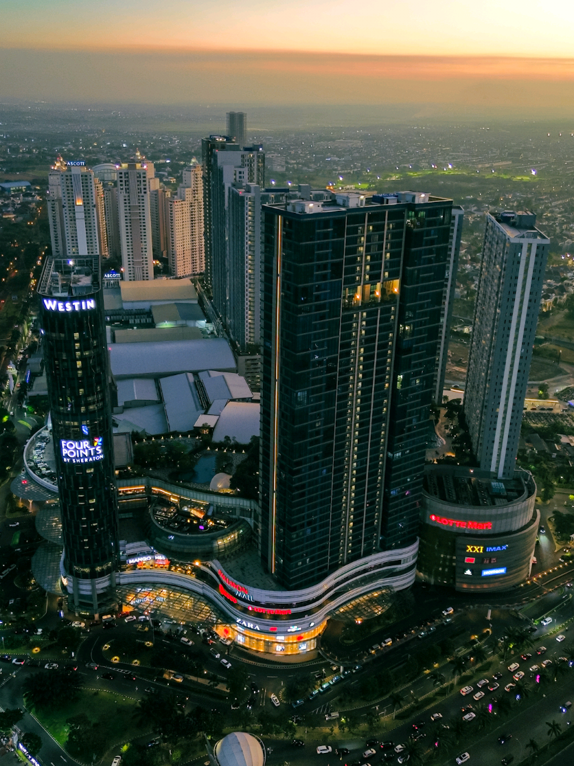 Mall terbesar di Indonesia #pakuwonmall #pakuwon #pakuwoncitysurabaya #cinematic #cinematicvideo #berandafyp #surabaya #djiglobal #djiera 