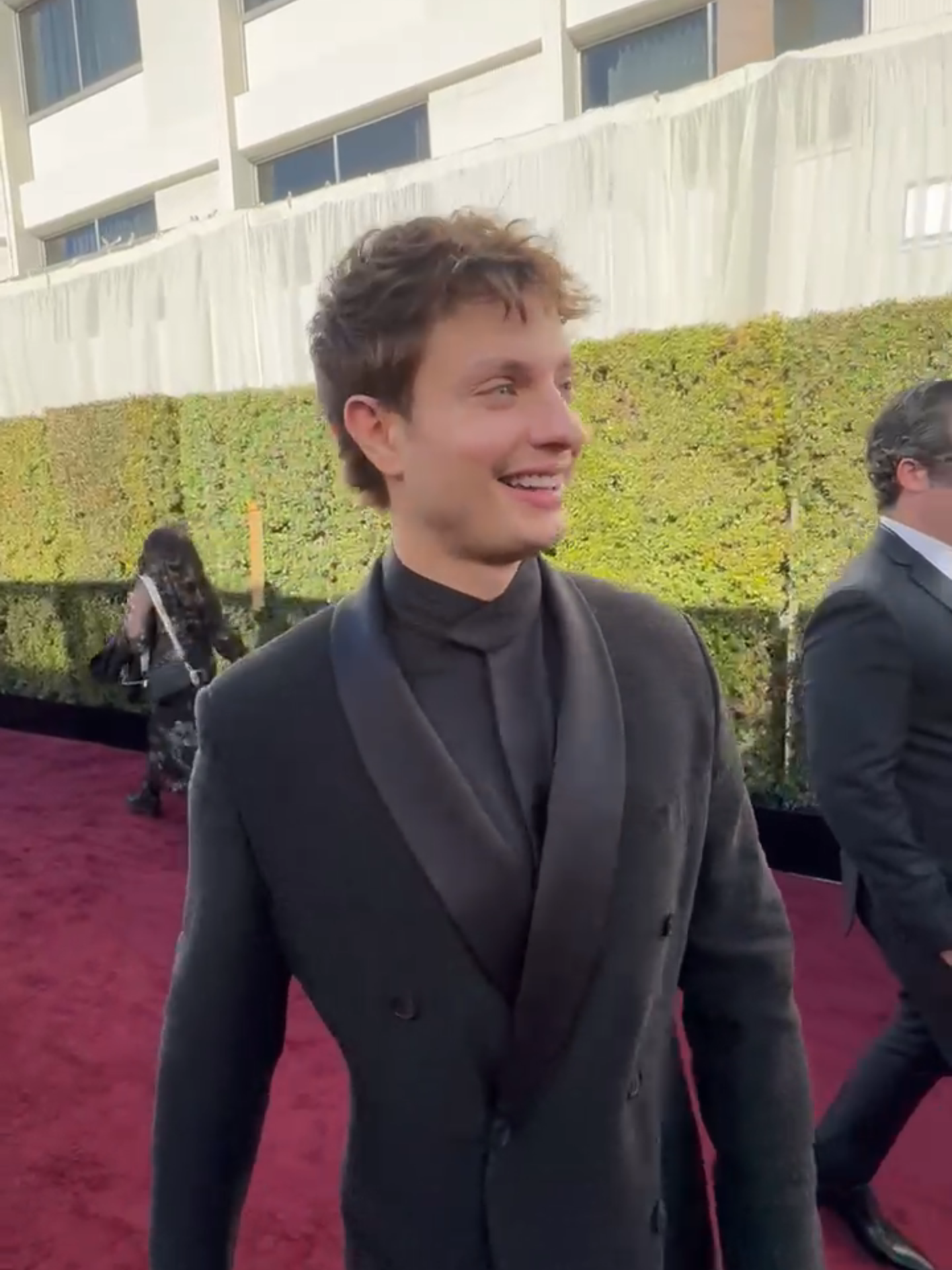 Well hello @matt_rife! Welcome to your first #GoldenGlobes red carpet 👏