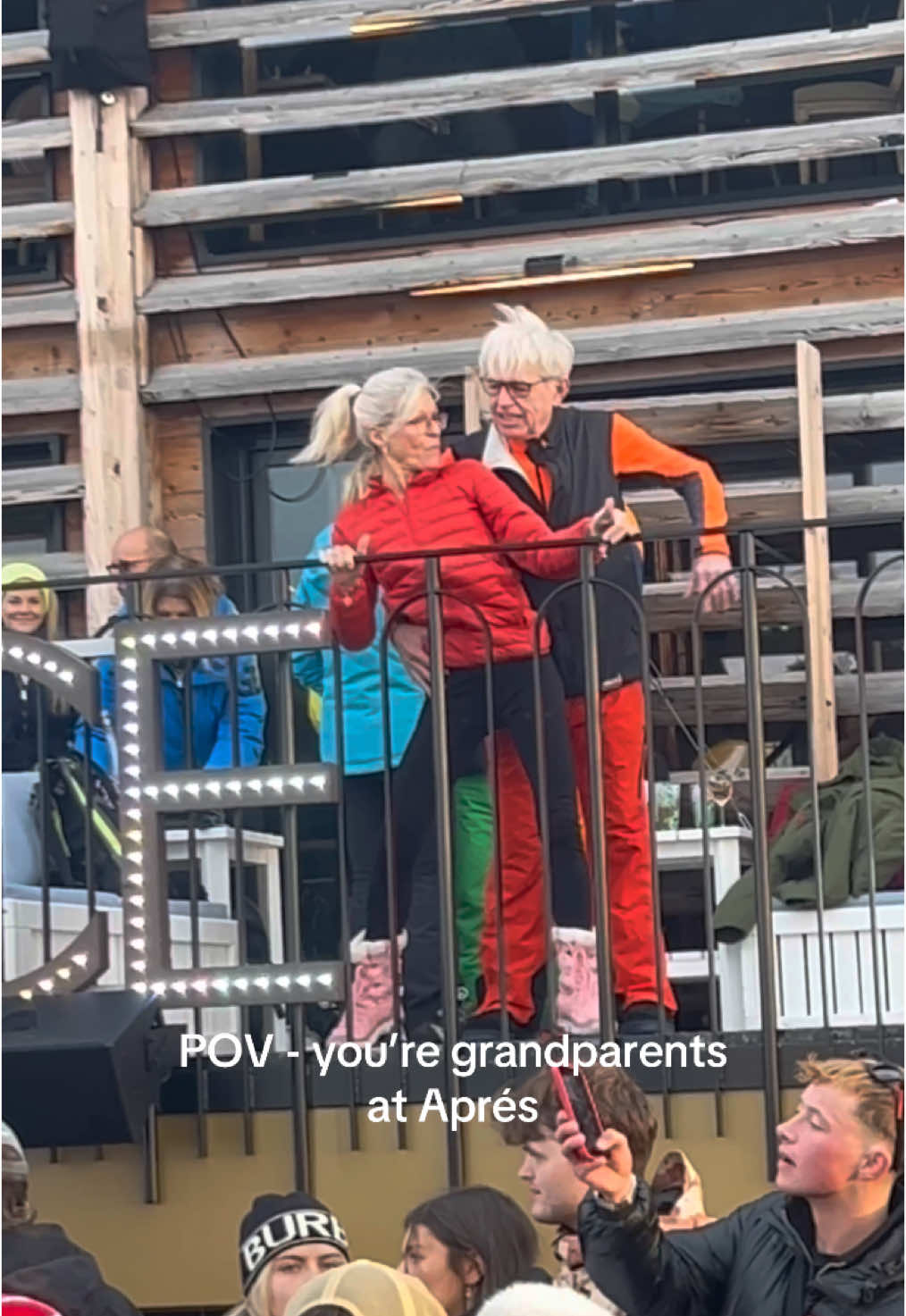 When your Grandparents were carving up the wrong kinda snow ❄️  #folliedouce #apresski #badgrandpa #badgranny 