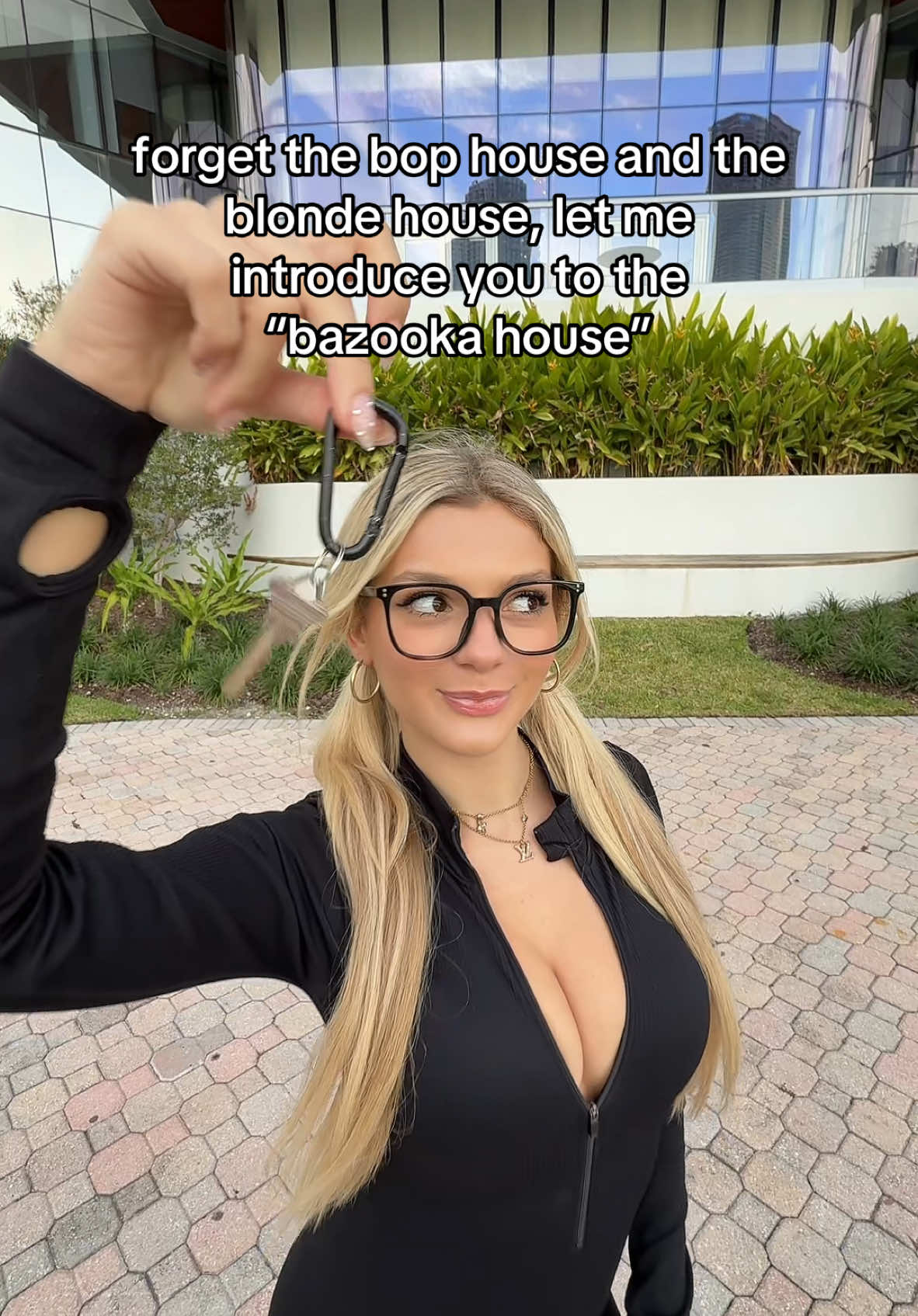 now just need some girls with NATURAL bazookas😊 #bophouse #blondehouse #bazookahouse #relatable #storytime #fypシ 