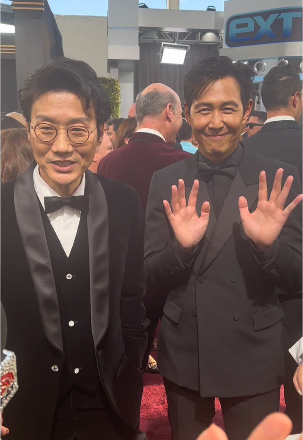 Everyone is talking about #SquidGame Season 2, and Hwang Dong-hyuk and Lee Jung-jae stopped by to talk to us at the #GoldenGlobes red carpet. #AwardSeason 