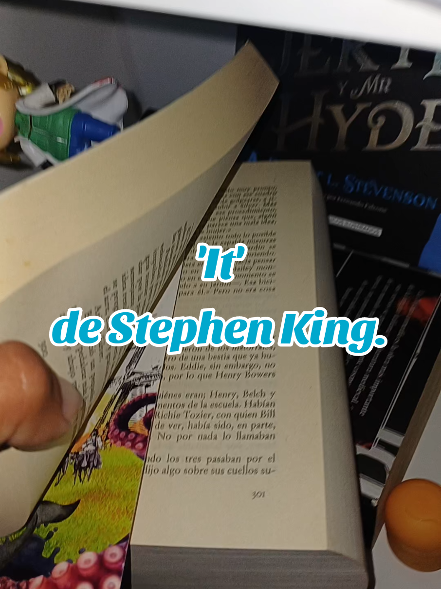 Y no es queja, eh. Me encantan los libros largos. Este es el más largo que he leído; creo que todos coincidimos en decir eso. A mí me encantó. 🤗 #books #book #libros #libro #biblioteca #BookTok #it #stephenking 