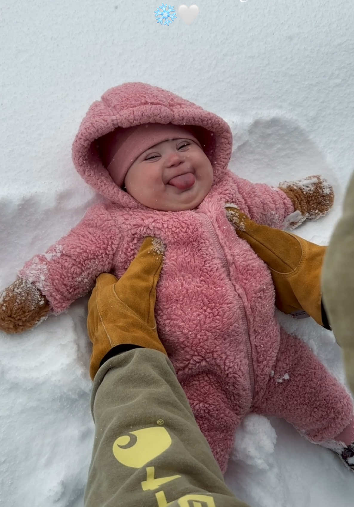 ❄️🤍 #baby #snow #fyp 