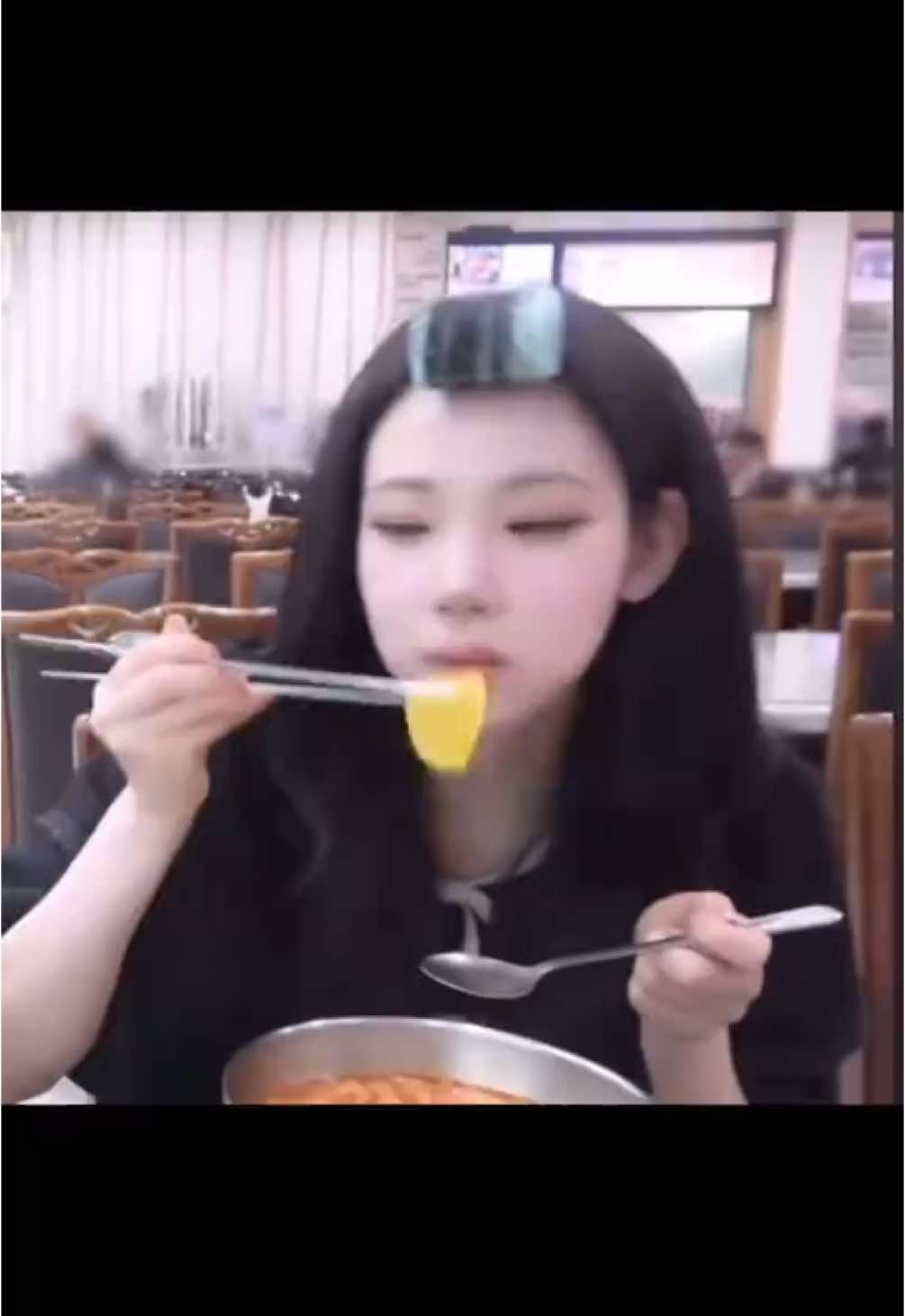 naky a certified foodie 🐈‍⬛ #NaKyoung #나경 #S7 #Naky #kimnakyoung  #tripleS #트리플에스 #トリプルS #fyp #foryou #foryoupage