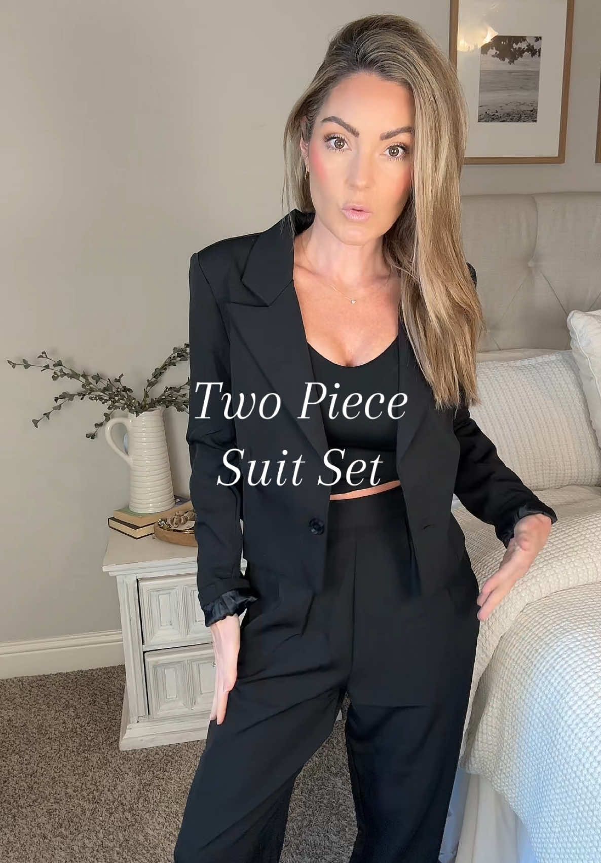 Two Piece Set is AMAZING! The price is so good! Talk about l00k 4 less!!!!  #suit #twopieceoutfit #trousers #outfit #outfitinspo #blazeroutfit #tiktokshopcreatorpicks #fashionlookbook #ttsdelightnow #newyearnewaura #mademyyear #ttslevelup 