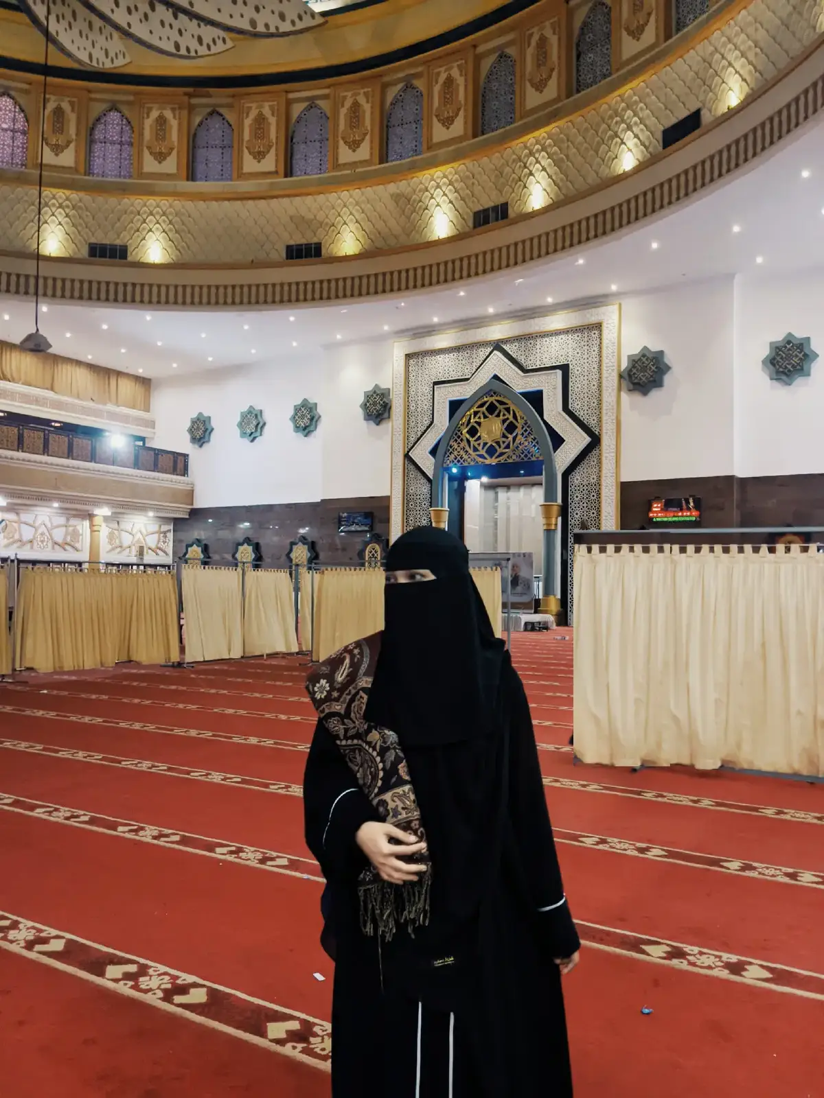 Al Habib Jamal bin Thoha Ba'agil, - Al Habib Hassan bin Zein Alaydrus. - 