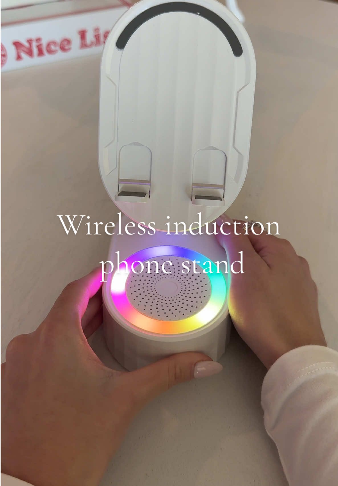 This is GENIUS!! No more struggle with Bluetooth connection, and it’s wireless so you can take it everywhere! #speaker #phonestand #phoneholder #ledlight #inductionspeaker #coolgagets #tiktokshopfinds #tiktokshoptechfinds #phonegagdet 