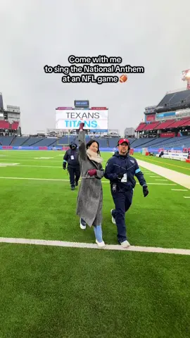 Thank you @Tennessee Titans for having me today for the last game of the season!! #nationalanthem #comewithme #behindthescenes #singersongwriter #nfl #titans 