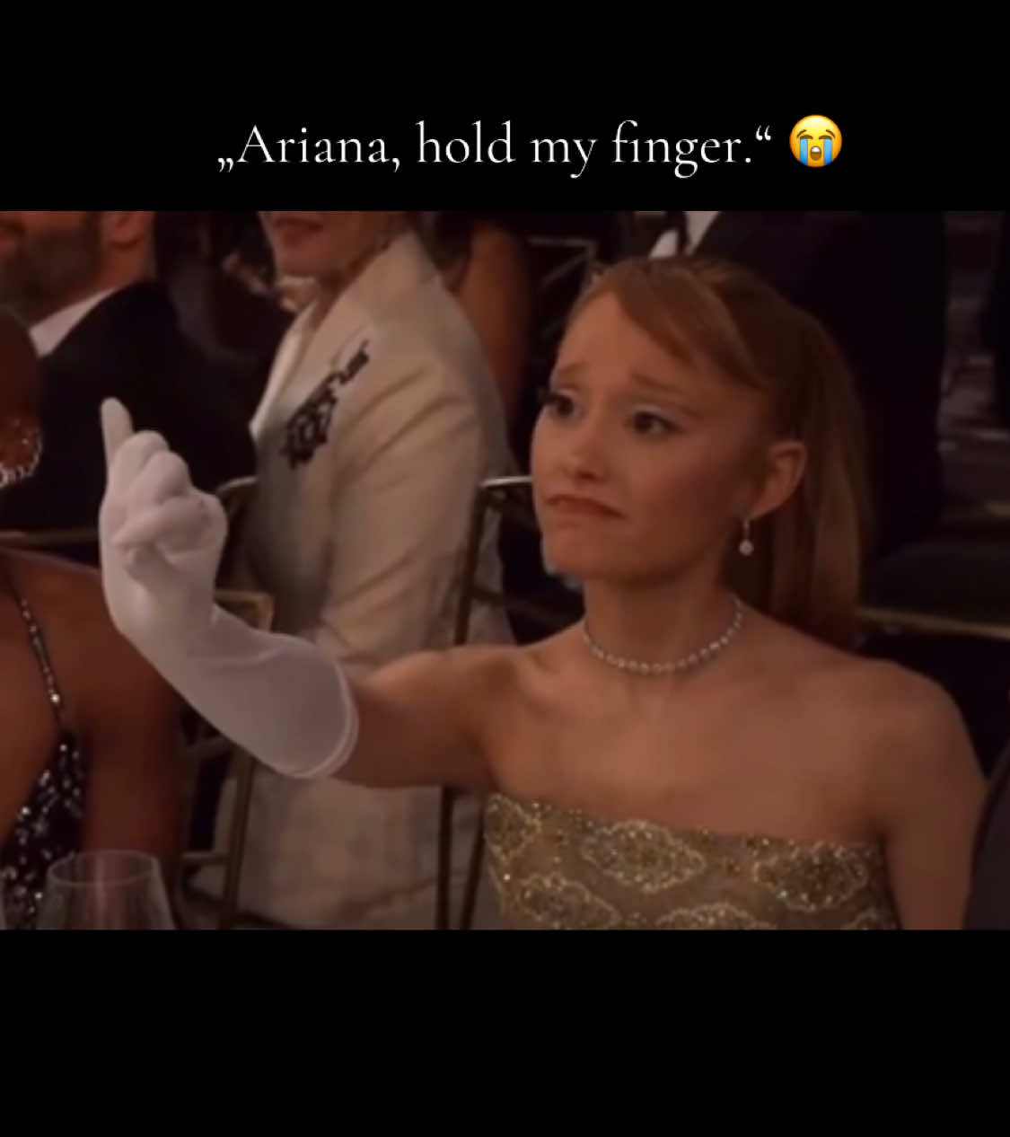 Ariana, please hold my finger too. | #arianagrande #goldenglobes #2025 #fyp 