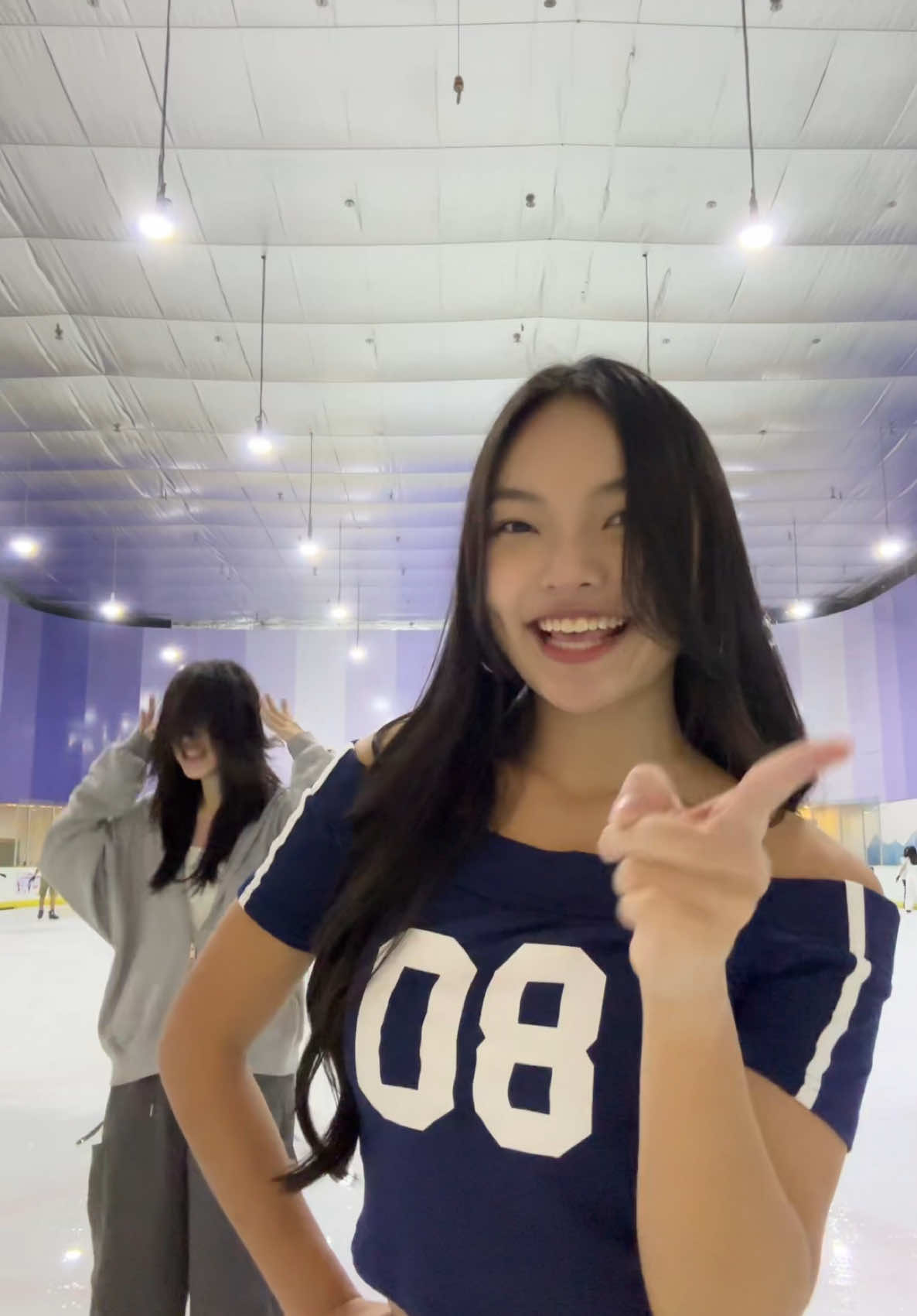 ice skating queens😝⛸️ #fypsg #giselechiam #trendingtiktok #friends #IceSkating 