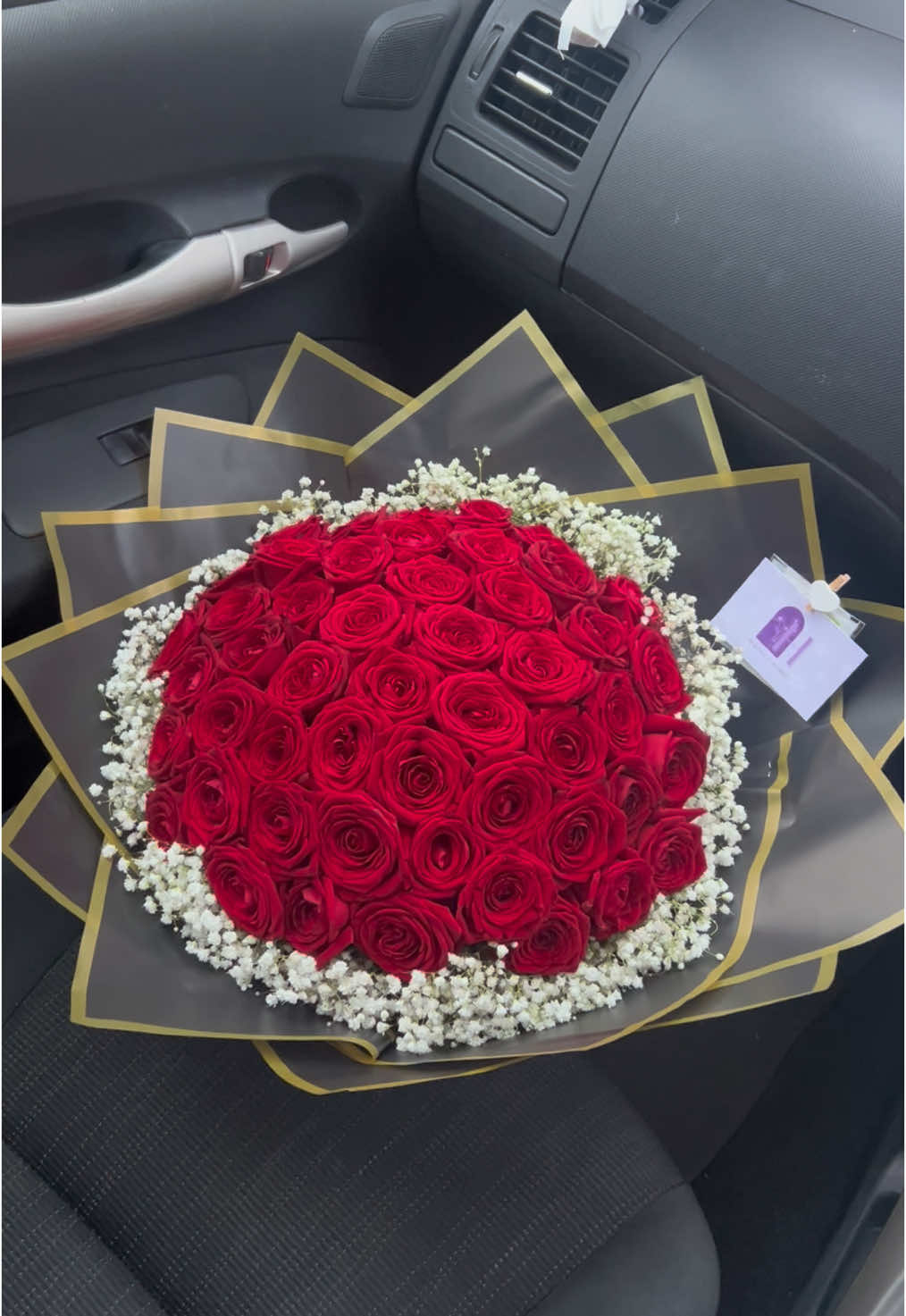 50 red roses 🌹 #flowers #flowerbouquet #flowerbouquets #flower #floral #floralarrangement #floralarrangements #florist #floralbouquet #lutonflorist #fyp #fypシ #foryoupage #fypage #foryou #bouquetsbyhins 