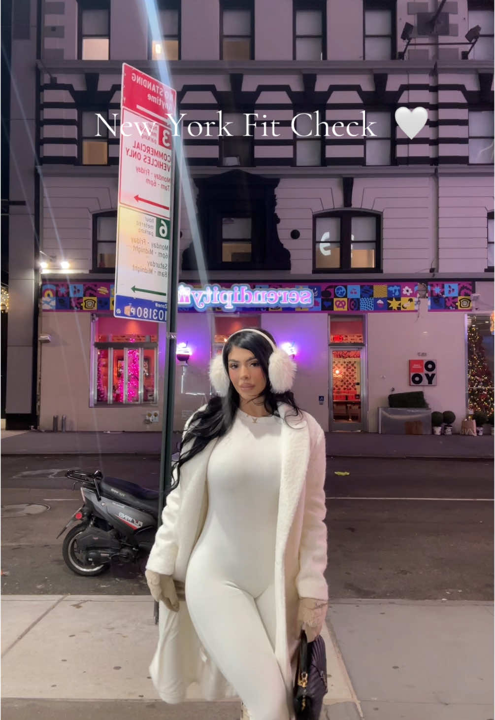 New York fit check for these cold winter night ❄️🤍  Outfit @FashionNova  #nyc#newyorkoutfit #nycoutfits #nyclife #city #fyp #fashiontiktok #traveltiktok #newyorkcity 