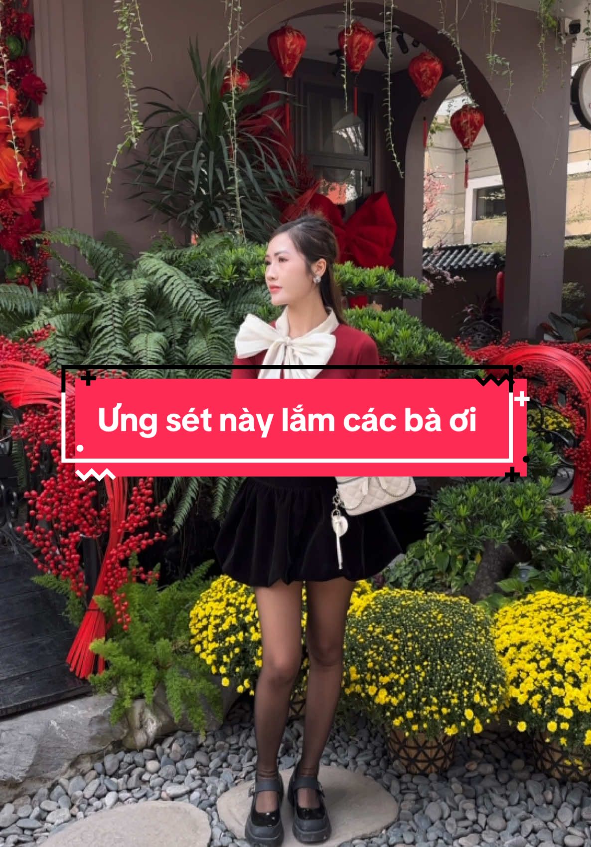 Sét đồ sang chảnh chỉ với hơn hai lít, áo hơn lít chân váy cũng hơn lít, mặc đi chơi Tết cứ gọi hợp lý #aono #aonu #aothoitrang #aothunnu #chanvayxinh #chanvaynu #chanvaynhung #anhlonglanh #anhlonglanhreview 