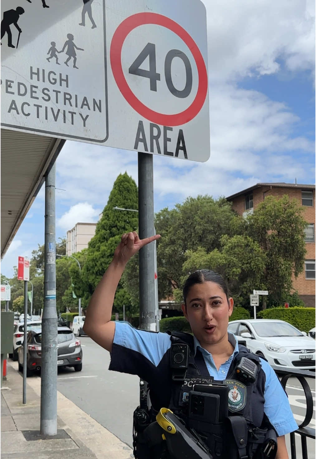 Seat belts, red lights, speed limits, blinkers... they’re not optional 👮‍♂️🚓🚨 #nswpolice #copsoftiktok #fyp 