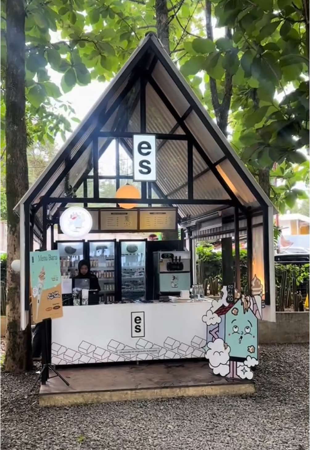 Tempat nongkrong, ngopi, dan nglamun Terkeren, dengan view pegunungan. 📍Kopi Nako Kebon Jati #kopinako #kopinakokebonjati #tempatviral #estetik #nongkrong #viral #bogor 