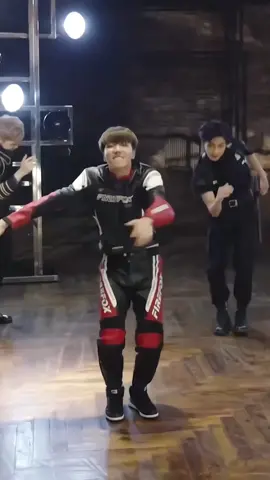 👾: ⌗ I ᜊ legenda ఌ FANCAM JHOPE|DOPE┊  ... Gnt ameii,mas deu uma travada💔┊tags : —#habibiscam_ #kpop #dope #fancam #moot #BTS #jhope 