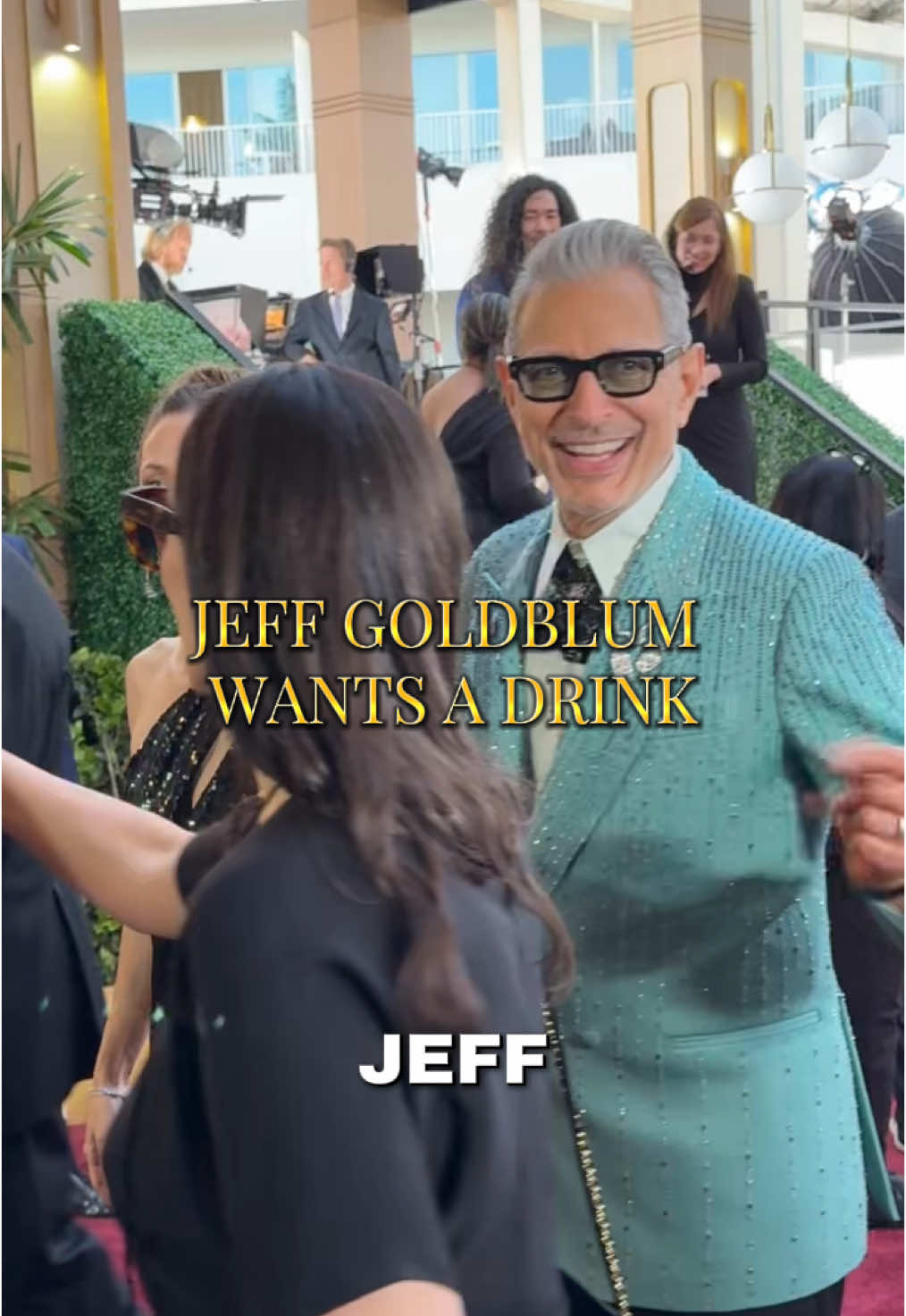 @Drew Afualo knows the way to @Jeff Goldblum’s heart is a little bit of vOZdka #goldenglobes 