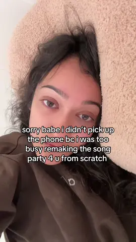 it’s 12:20 am and @Charli XCX has crawled into my brain. lmk if u want a tutorial on how i did this #charlixcx #brat  #femaleproducer #musicproducer #logicprox 